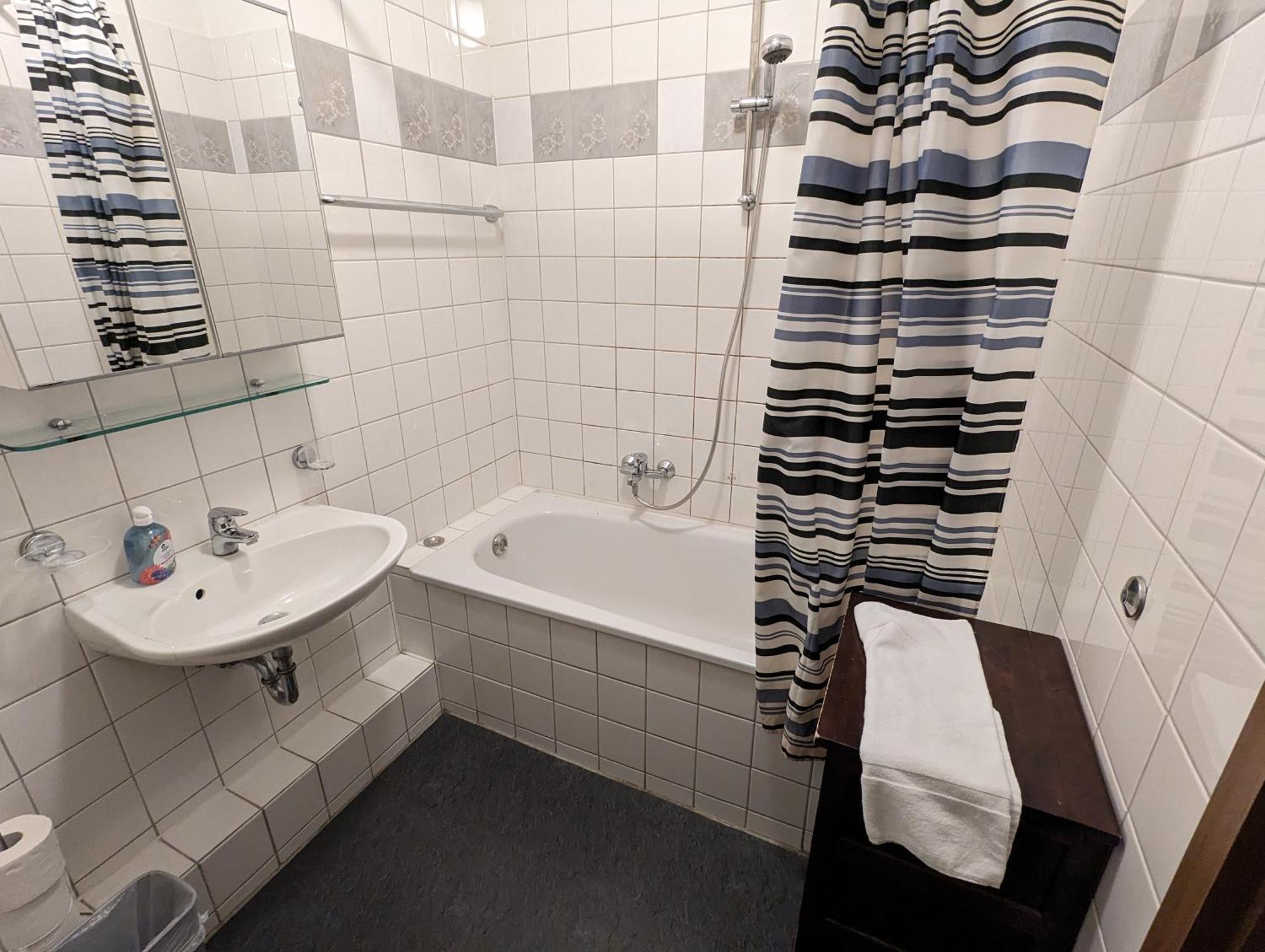 Apartment Im Luisenviertel - Gruen Wuppertal Bagian luar foto